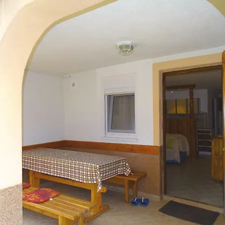 Jelena, 50 Mt From The Beach, Appartement *