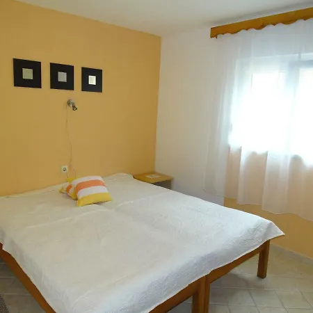 Appartement Jelena, 50 Mt From The Beach,